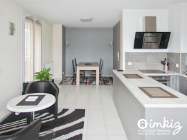 Vente
T3 meublé de 69m² avec terrasse 25m2 et garage