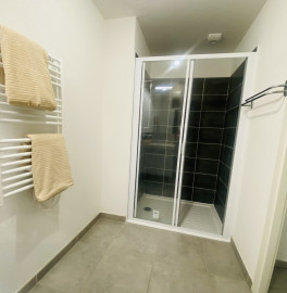 
                                                                                        Location
                                                                                         Grand T3 de 65 m² – Idéal pour jeunes actifs,