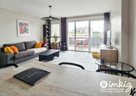 
                                                                                        Vente
                                                                                         T3 récent avec balcon, proche universités