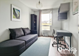 
                                                                                        Vente
                                                                                         T3 récent avec balcon, proche universités