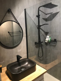 
                                                                                        Vente
                                                                                         T3 rénové, 6e étage, vue montagnes