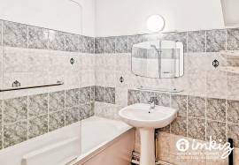 
                                                                                        Vente
                                                                                         T3 très calme lumineux garage  et parking