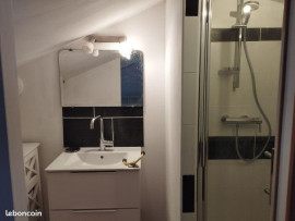 
                                                                                        Location
                                                                                         T4 ; 69 m2, renové, isolé, meublé, idéal coloc