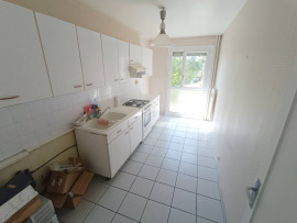 Vente
T4 à saisir avec parking et cave