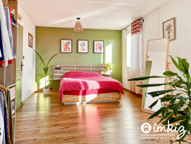 
                                                                                        Vente
                                                                                         T4 de 103 m² traversant, 3 ch, sans vis-à-vis