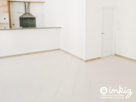 
                                                                                        Vente
                                                                                         T4 de 80 m² entièrement rénové