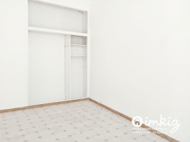 
                                                                                        Vente
                                                                                         T4 de 80 m² entièrement rénové