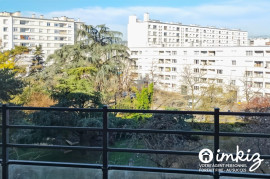 
                                                                                        Vente
                                                                                         T4 de 80m² avec balcon et garage