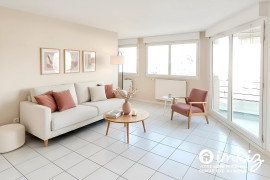 
                                                                                        Vente
                                                                                         T4 de 80m² avec balcon et garage