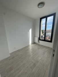 
                                                                                        Location
                                                                                         T4 en triplex - terrasse privative –Montreuil