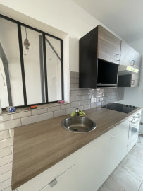 
                                                                                        Location
                                                                                         T4 en triplex - terrasse privative –Montreuil