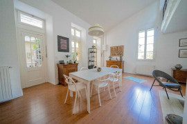 
                                                                                        Vente
                                                                                         T4 - JARDIN D'HIVER -CHARTRONS