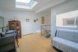 
                                                                                        Vente
                                                                                         T4 - JARDIN D'HIVER -CHARTRONS