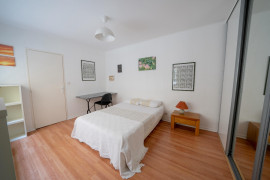 
                                                                                        Vente
                                                                                         T4 - JARDIN D'HIVER -CHARTRONS