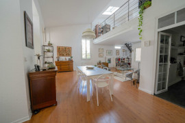 
                                                                                        Vente
                                                                                         T4 - JARDIN D'HIVER -CHARTRONS