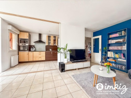 
                                                                                        Vente
                                                                                         ✨ T4 lumineux et idéalement situé – Saint-Fons