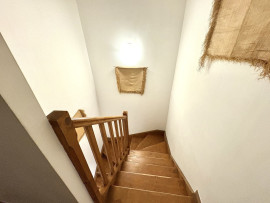 
                                                                                        Location
                                                                                         T4 meublé de 78 m²