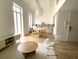 
                                                                                        Location
                                                                                         T4 meublé - Quartier Perrier