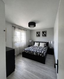 
                                                                                        Location
                                                                                         T5 lumineux et spacieux