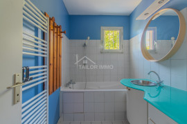 
                                                                                        Vente
                                                                                         T5 Monplaisir avec balcon et garage