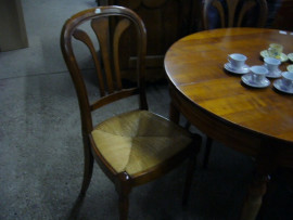 
                                                                                        Meuble
                                                                                         Table et 4 chaises en merisier, promotion