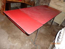 
                                                                                        Meuble
                                                                                         table formica