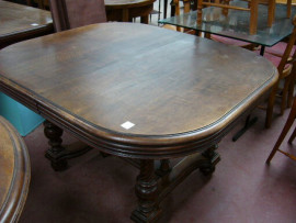 
                                                                        Meuble
                                                                         Table Henri II, promotion