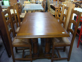 
                                                                        Meuble
                                                                         Table rectangulaire et 6 chaises, promotion