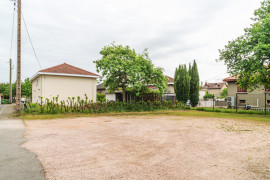 
                                                                                        Vente
                                                                                         Terrain - 338 m² - Montceau-les-Mines (71)