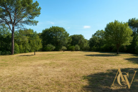 Vente
                                                                                Terrain à bâtir de 2300 m² Saint Cyr sur Mer