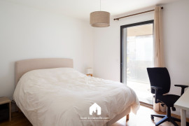 
                                                                                        Location
                                                                                         Terrasse Lacydon