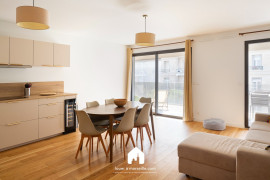 
                                                                                        Location
                                                                                         Terrasse Lacydon