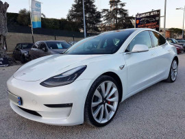 
                                                                                        Voiture
                                                                                         Tesla Model 3 · Sedan