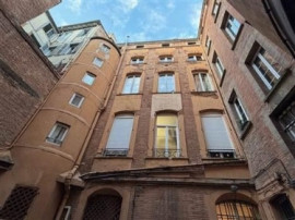 
                                                                                        Vente
                                                                                         TOULOUSE HYPER CENTRE 69m2-POTENTIEL T3 TERRASSE