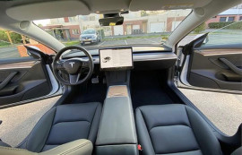 
                                                                                        Voiture
                                                                                         Tout fait Tesla model 3 SR+