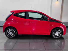 Voiture
                                                                                Toyota Aygo 1.0 VVT-i x-play Hatchback 3dr Petrol Manual Euro 6 (68 ps)