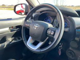 
                                                                                        Utilitaire
                                                                                         TOYOTA HILUX DOUBLE CABINE