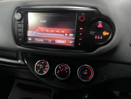 Voiture
                                                                                Toyota Yaris 1.33 Dual VVT-i Icon Hatchback 5dr Petrol Manual Euro 5 Euro 5 (99 ps)