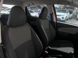 Voiture
                                                                                Toyota Yaris 1.33 Dual VVT-i Icon Hatchback 5dr Petrol Manual Euro 5 Euro 5 (99 ps)