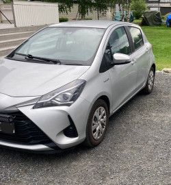 
                                                                                        Voiture
                                                                                         Toyota Yaris 1.5 Hybride e-CVT 100ch gris