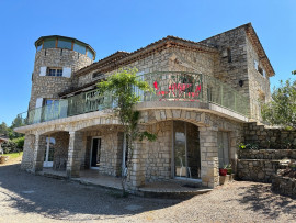 Vente
Trans-en-Provence - Bâtisse en pierre 10 p. 231 m²