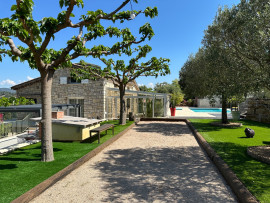 Vente
Trans-en-Provence - Bâtisse en pierre 10 p. 231 m²