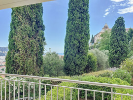 Location
Très beau 3 pièces meublé à Cimiez