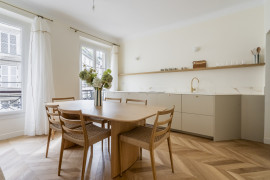 
                                                                                        Location
                                                                                         Magnifique 3 pièces meublé à Paris 9