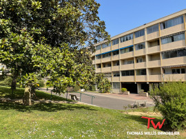 
                                                                                        Vente
                                                                                         TRES BEL APPARTEMENT T3 90m2 ECULLY CENTRE