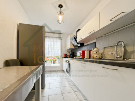 Vente
Très bel appartement T3 loué dans un immeuble sécurisé.