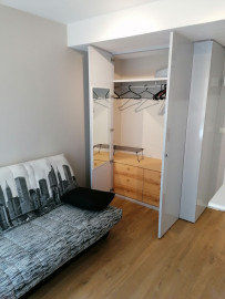 Location
Tres jolie studio dans une résidence avec piscine (loyer tout inclus)