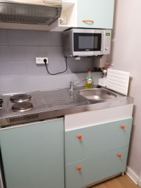 Location
Tres jolie studio dans une résidence avec piscine (loyer tout inclus)
