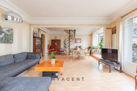 
                                                                                        Vente
                                                                                         Triangle d’or – Paris 8 Appartement 5/6 pièces