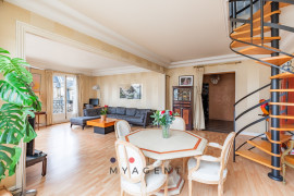 
                                                                                        Vente
                                                                                         Triangle d’or – Paris 8 Appartement 5/6 pièces